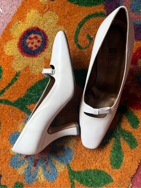 Wedding pumps. Vintage Via Dante Ivory Leather Bow Heels 8.5 Spain